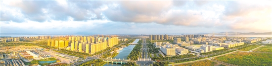 溫州海洋經(jīng)濟(jì)發(fā)展示范區(qū)，被賦予探索民營(yíng)經(jīng)濟(jì)參與海洋經(jīng)濟(jì)發(fā)展新模式、開展海島生態(tài)文明建設(shè)示范的使命。