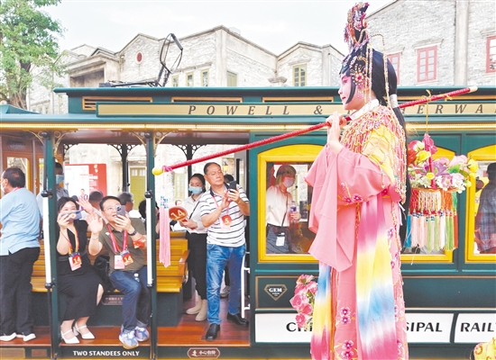 2023華僑華人粵港澳大灣區(qū)大會在我市舉行，全世界通過江門窗口見證僑鄉(xiāng)優(yōu)秀文化魅力、大灣區(qū)發(fā)展活力和中國改革開放成就。