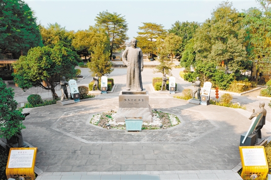 梁贊公園為紀(jì)念詠春宗師梁贊而建。