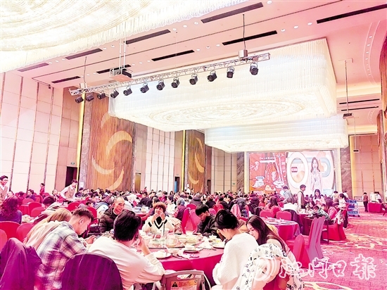 春節(jié)期間，江門熱門餐廳排號等位、訂單爆滿的火熱景象隨處可見。