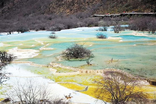 黃龍風景區(qū)被譽為“人間瑤池仙境”。