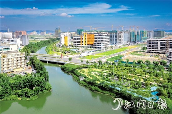安全應(yīng)急產(chǎn)業(yè)園在2022年以高分獲評國家安全應(yīng)急產(chǎn)業(yè)示范基地創(chuàng)建單位，今年4月榮獲廣東省特色產(chǎn)業(yè)園區(qū)，成為全省首個安全應(yīng)急特色產(chǎn)業(yè)園區(qū)。