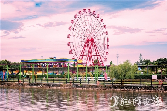 江門長廊生態(tài)園位于禮樂街道，該園區(qū)的摩天輪建成后，增加了對游客的吸引力。
