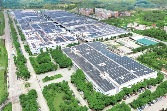 廣東海信電子有限公司位于江沙示范園區(qū)，年產平板電視510萬臺、液晶模組屏640萬片，產品包含4K電視、智能電視等。