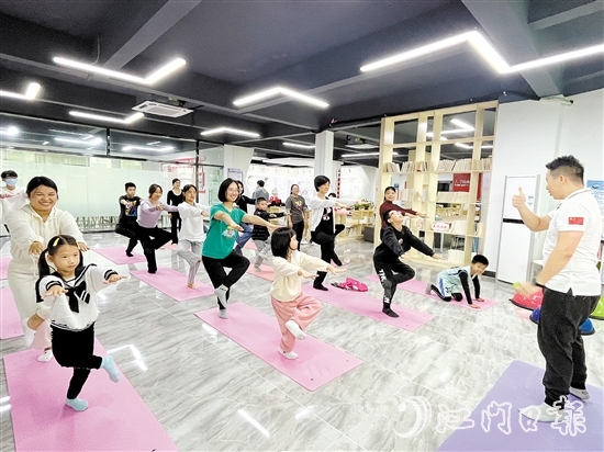 江海區(qū)為產(chǎn)業(yè)工人家庭提供貼心的暑期惠民活動(dòng)，充實(shí)市民暑期生活。劉瓊