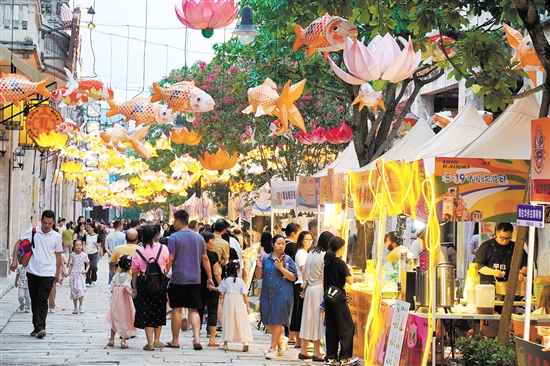 中秋假期，赤坎華僑古鎮(zhèn)將舉辦花燈長(zhǎng)街等活動(dòng)，歡迎廣大賓客來(lái)暢游。
