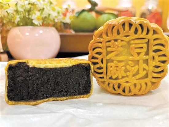 一個月餅的熱量相當于兩碗米飯。