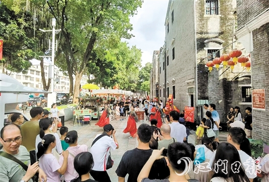 “月滿啟明里”中秋游園會熱鬧非凡。