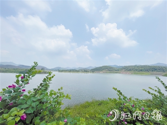 源林投資（廣東）有限公司投資以宅梧鎮(zhèn)青年水庫(kù)為依托，打造源林生態(tài)樂園項(xiàng)目。