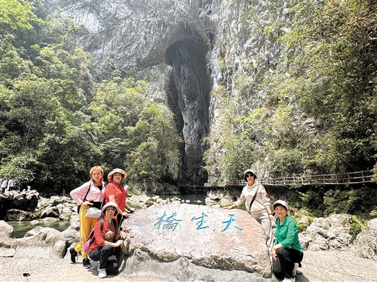 老年人旅游市場(chǎng)潛力巨大。