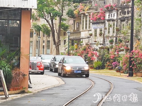 拉力賽吸引了不少來自香港、澳門、深圳、東莞等地的選手參賽，他們駕駛愛車，暢游赤坎華僑古鎮(zhèn)。