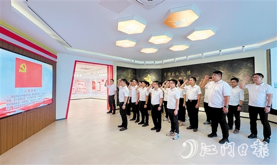 公用集團(tuán)黨委將黨的領(lǐng)導(dǎo)融入企業(yè)發(fā)展的各個環(huán)節(jié)。