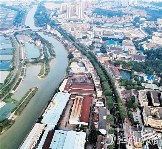 四通八達(dá)的縱橫路網(wǎng)。