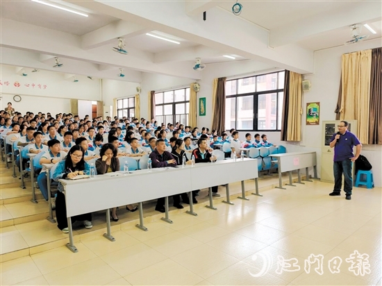 “僑都科技工作者”郭俊飛分享自身奮斗經(jīng)歷。