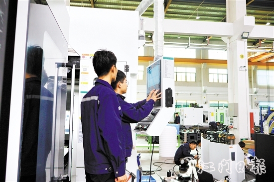 近年來，恩平市深入實施科技創(chuàng)新驅(qū)動發(fā)展戰(zhàn)略，以科技創(chuàng)新引領(lǐng)“311”現(xiàn)代化產(chǎn)業(yè)體系建設(shè)。