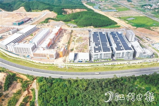 正在加快建設(shè)的開平市國際衛(wèi)浴創(chuàng)新基地。
