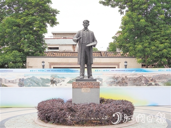 在雅瑤鎮(zhèn)陳山村鐵夫文化廣場，鐵夫銅像生動(dòng)展現(xiàn)“中國油畫第一人”的風(fēng)采。