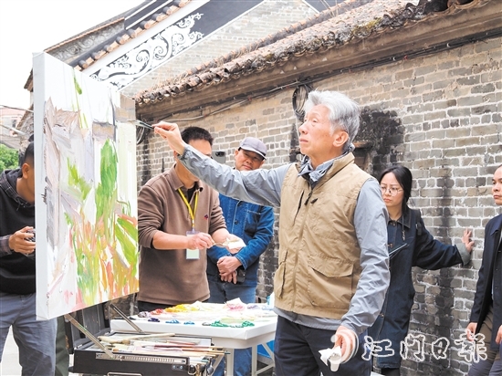 雅瑤鎮(zhèn)陳山村的獨(dú)特韻味吸引不少藝術(shù)家和愛好者前來采風(fēng)寫生。