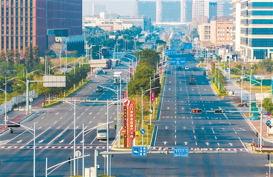 江海區(qū)交通路網(wǎng)逐漸完善，為經(jīng)濟(jì)發(fā)展注入澎湃動(dòng)力。