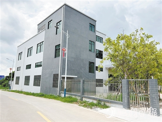 下洞村將破舊粉廠改建成標準廠房，吸引企業(yè)進駐。