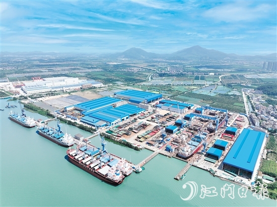 南洋船舶在新會區(qū)銀洲湖畔的生產基地。