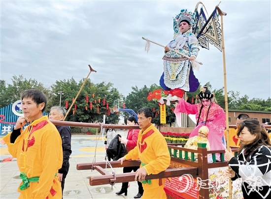 斗山鎮(zhèn)將舉辦浮石飄色巡游活動(dòng)，市民、游客可近距離觀賞這一集戲劇、魔術(shù)、雜技、音樂(lè)、舞蹈于一體的傳統(tǒng)民俗藝術(shù)。圖為資料圖。