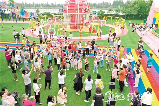巴貝高親子樂園舉辦精彩活動，吸引眾多家庭客群。