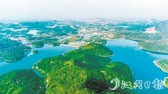 近年來，新會區(qū)堅持實施最嚴格水資源管理，強化用水總量和強度管控，加強水資源保護。