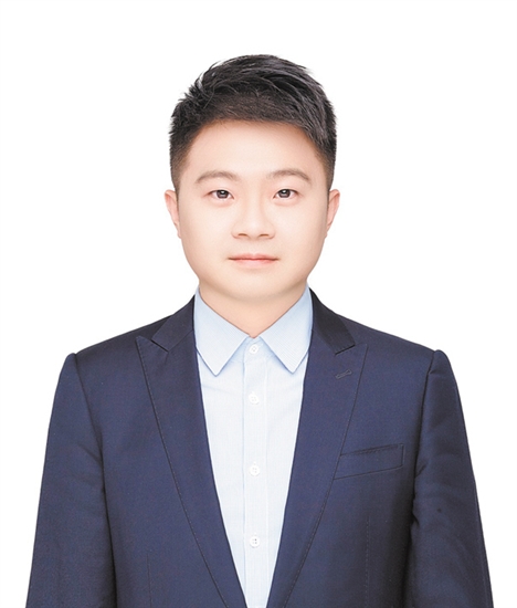 江門市青年企業(yè)家聯(lián)合會常務副會長、江門市長河化工實業(yè)集團有限公司總經理趙立衡