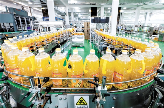 廣東合興食用油有限公司位于廣東省農(nóng)產(chǎn)品加工示范區(qū)（江門臺山）斗山園區(qū)，曾獲“中國放心食品信譽(yù)品牌”“廣東省名牌產(chǎn)品”等榮譽(yù)稱號。