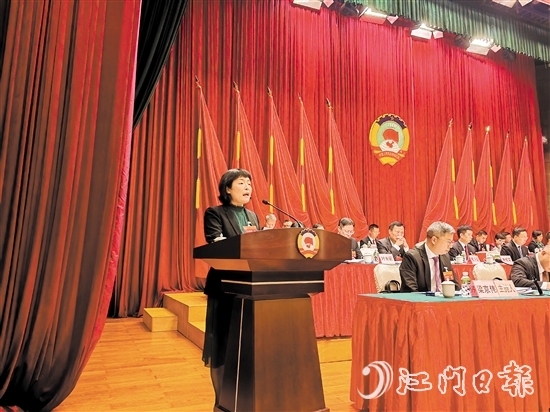 新會(huì)區(qū)政協(xié)圭峰會(huì)城聯(lián)絡(luò)組代表徐麗萍。