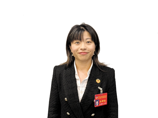 開平市政協(xié)委員、澳門開平青年會副會長伍雅芬