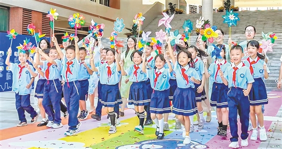 今年，江海區(qū)將全力構建高質量教育體系，推動區(qū)域教育優(yōu)質均衡發(fā)展。
