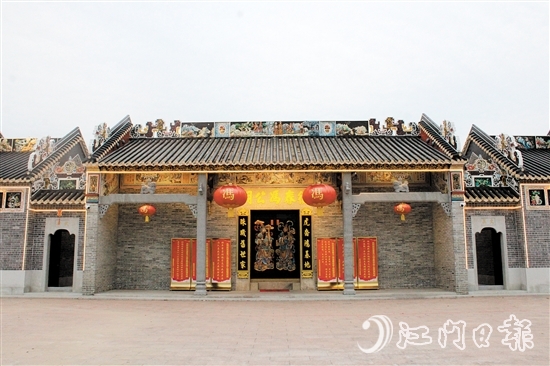 復(fù)春馮公祠建筑雄偉大氣，是典型的嶺南祠堂特色建筑。