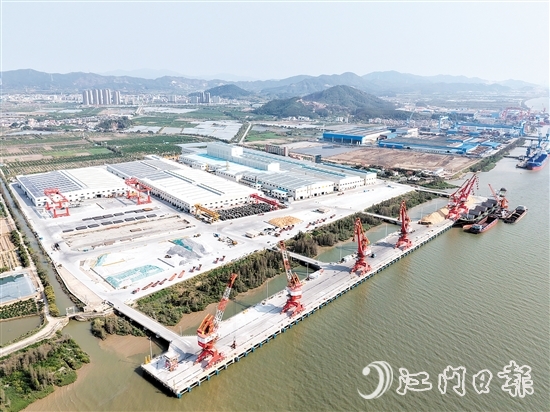 華津碼頭一期工程建成投用后單月吞吐量屢創(chuàng)新高。