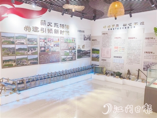 大田鎮(zhèn)“石山印記”村史館中的龍骨水車已有多年歷史。