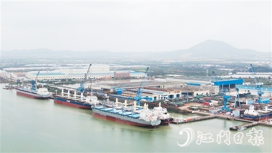 船舶與海工裝備、新材料、金屬制品三大主導(dǎo)產(chǎn)業(yè)有力拉動古井鎮(zhèn)經(jīng)濟(jì)發(fā)展。