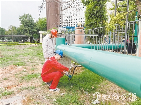 江門(mén)能源通過(guò)為工業(yè)企業(yè)提供高品質(zhì)蒸汽，為產(chǎn)業(yè)發(fā)展提供“綠色動(dòng)力”。