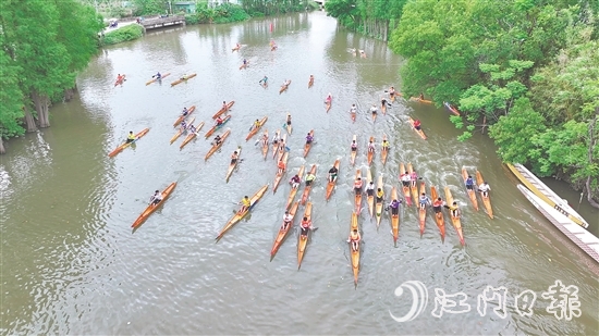 單人龍虱賽開(kāi)賽，選手們競(jìng)逐“水上馬拉松”。