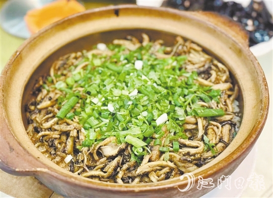 團(tuán)體標(biāo)準(zhǔn)對(duì)臺(tái)山黃鱔飯的制作工藝、原材料選擇及質(zhì)量要求作出明確規(guī)定。