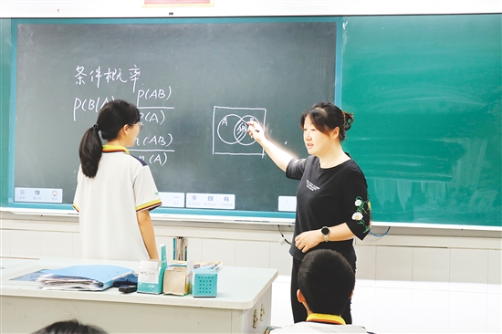 “學導練”教學模式激活學生思維，提升課堂效率。