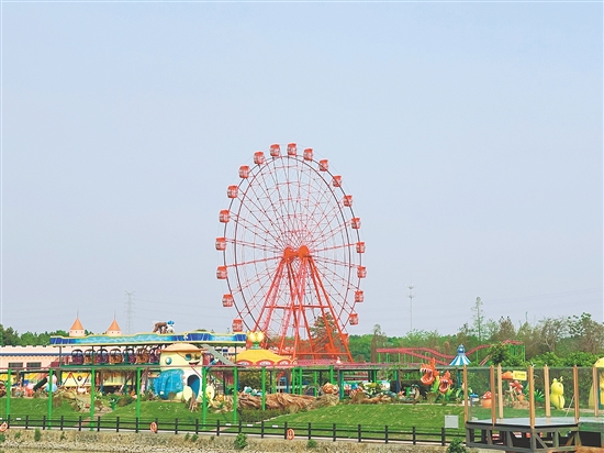 “五一”假期，江門長(zhǎng)廊生態(tài)園是市民的好去處。
