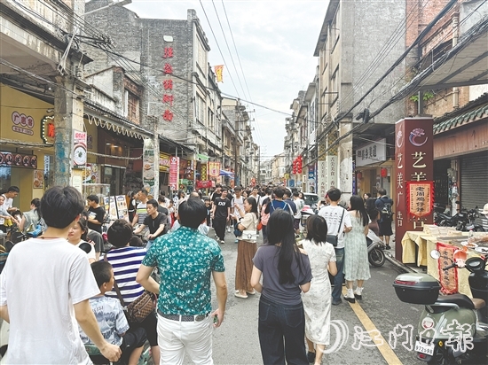 長(zhǎng)堤歷史文化街區(qū)依然是旅游熱門目的地。