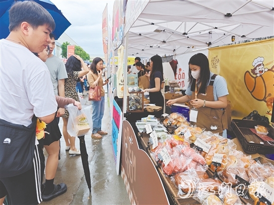 琳瑯滿(mǎn)目的面包讓人食指大動(dòng)。