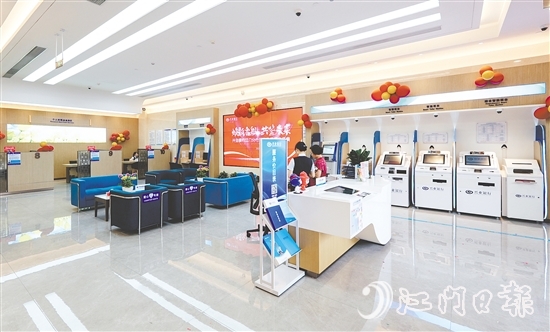 營業(yè)廳環(huán)境煥然一新，功能分區(qū)清晰明確。