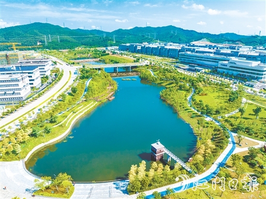 司前鎮(zhèn)全力推進新會智造產(chǎn)業(yè)園鳳山湖園區(qū)建設，依托中創(chuàng)新航等鏈主企業(yè)的帶動效應，推動五金不銹鋼與新能源等產(chǎn)業(yè)鏈跨鏈融合發(fā)展。