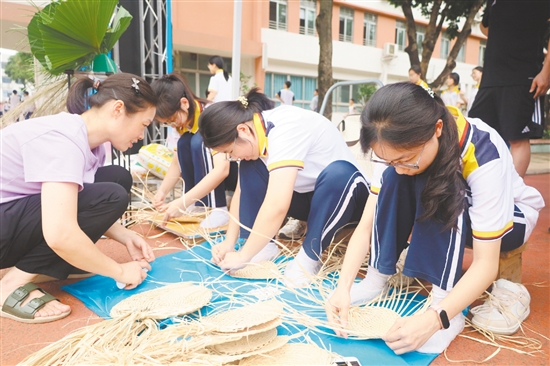 游園活動(dòng)現(xiàn)場(chǎng)。