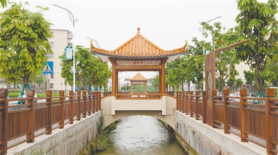 修復(fù)后的涼亭成為周邊居民休閑的好去處。