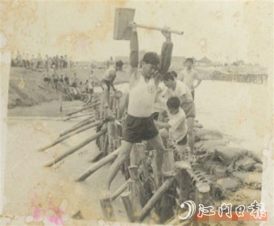 1958年9月，恩平拉開錦江水庫建設的序幕。