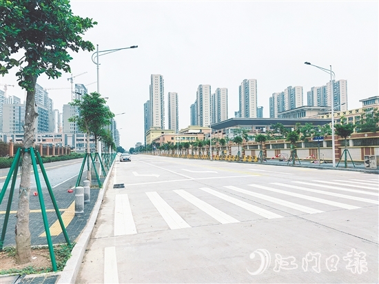 人大代表提出關(guān)于解決源清路道路問題的建議得到相關(guān)部門重視，在人大力量的推動下，源清路終于通車。